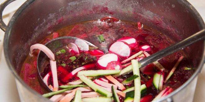 Рецепт свекольника холодного с ботвой