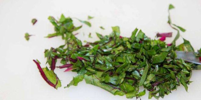 Рецепт свекольника холодного с ботвой