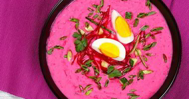 Рецепт Свекольника на кефире с редисом и салатом