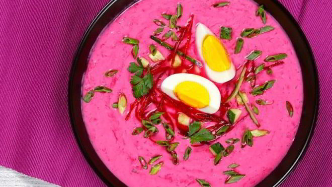 Рецепт свекольника на кефире с редисом и салатом