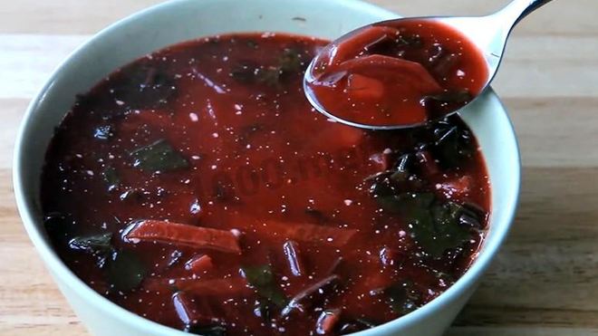 Рецепт свекольника с ботвой и курой