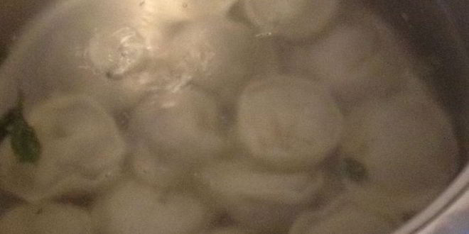 Рецепт свекольника с грибными пельмешками