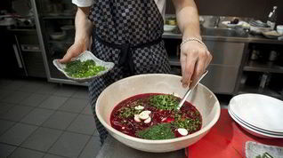 Рецепт Свекольника с перепелиными яйцам