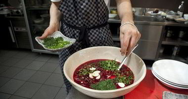 Рецепт Свекольника с перепелиными яйцам