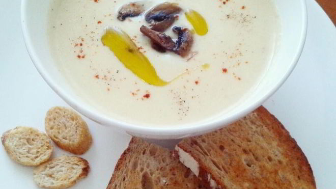 Рецепт сырного крема-супа с гренками