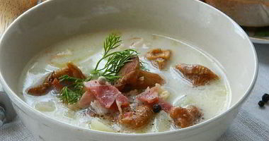 Рецепт Сырного супа с лисичками и беконом