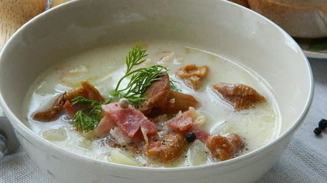 Рецепт сырного супа с лисичками и беконом