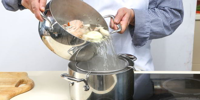 Рецепт домашней ухи со слабосоленой неркой