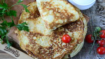 Рецепт Блинчиков из кабачков с сыром и чесноком