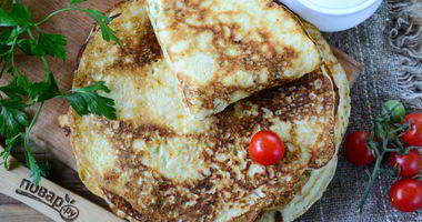 Рецепт Блинчиков из кабачков с сыром и чесноком