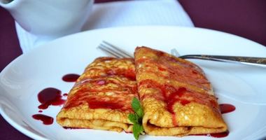 Рецепт Блинчиков с начинкой под вишневым соусом
