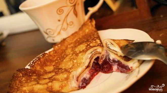 Рецепт блинчиков с творогом и вишней