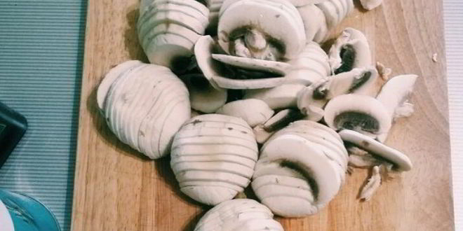 Рецепт блинчиков со сливочным соусом из шампиньонов