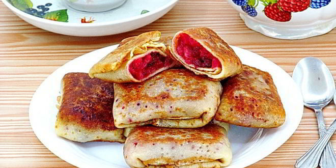 Рецепт Блинов с яблоками и брусникой