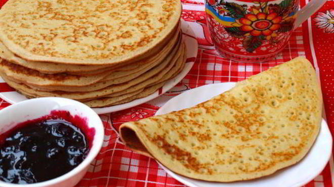 Рецепт дрожжевых блинов с манкой