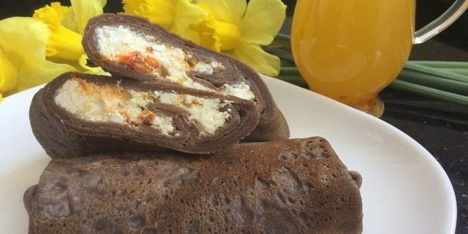 Рецепт шоколадных блинов с медовой облепихой