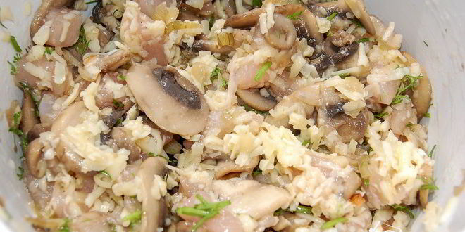 Рецепт яичных блинчиков с курицей и грибами