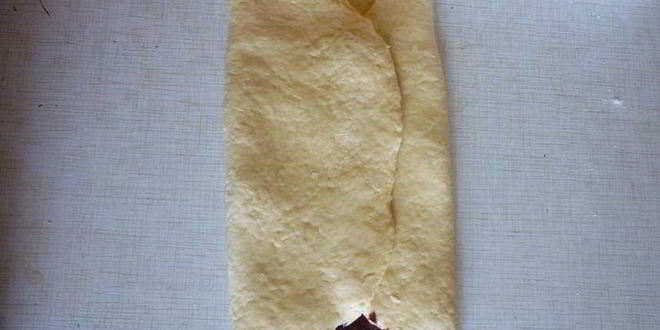 Рецепт булочек и рогалики зебра с шоколадной прослойкой