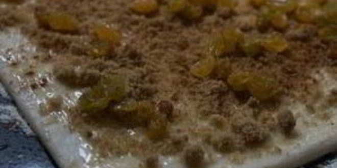 Рецепт булочек с корицей, орехами и изюмом