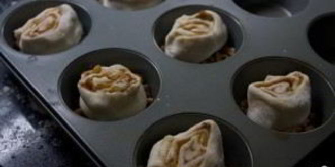 Рецепт булочек с корицей, орехами и изюмом