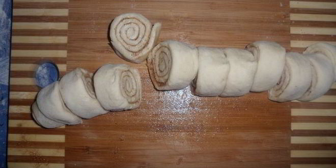 Рецепт булочек с маком и корицей