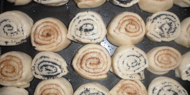 Рецепт булочек с маком и корицей