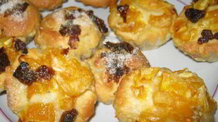 Рецепт Булочек с мандарином и финиками
