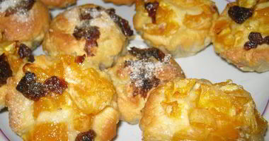 Рецепт Булочек с мандарином и финиками