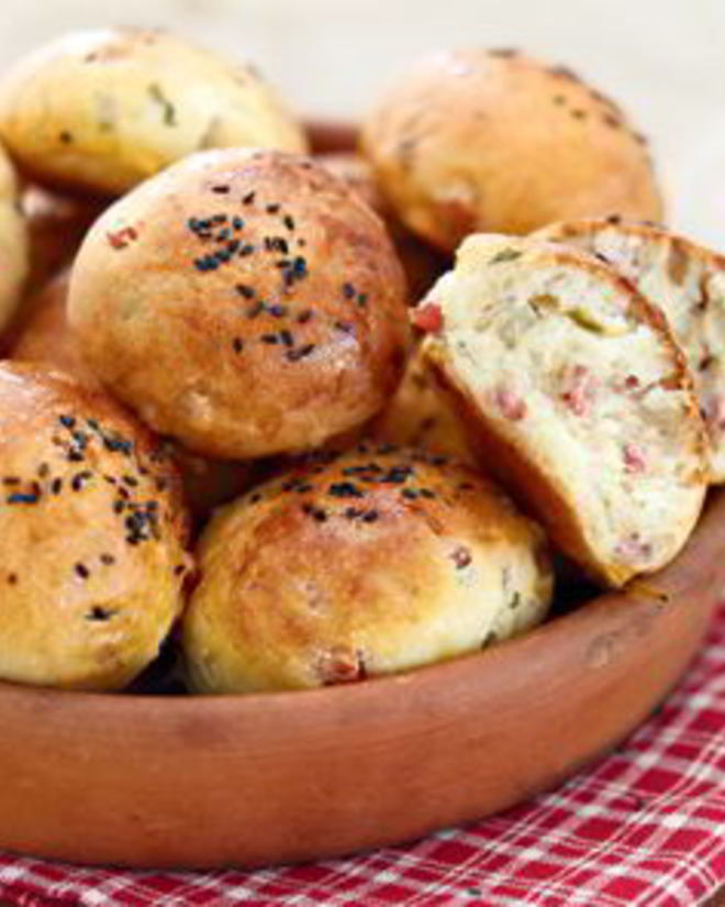 Рецепт булочек с зеленым луком и ветчиной