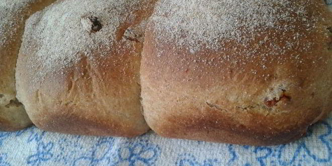 Рецепт Булочек-саечек цельнозерновых с изюмом