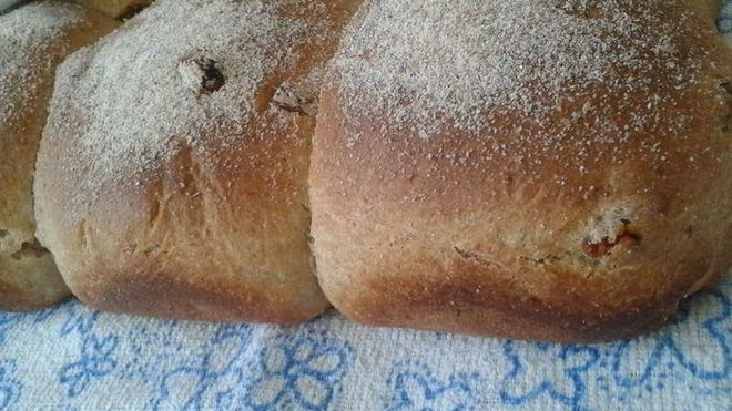 Рецепт булочек-саечек цельнозерновых с изюмом