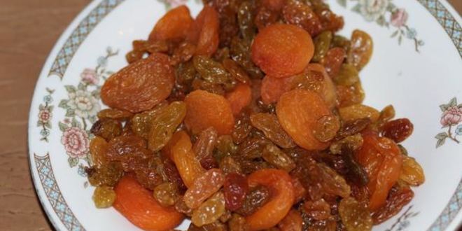 Рецепт булочек цветочки с изюмом и курагой