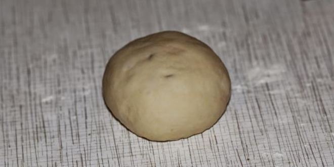 Рецепт булочек цветочки с изюмом и курагой