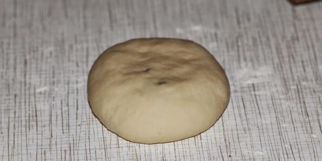 Рецепт булочек цветочки с изюмом и курагой