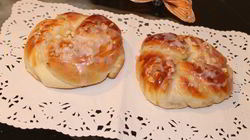 Рецепт Плюшек с яблоком и сгущенкой