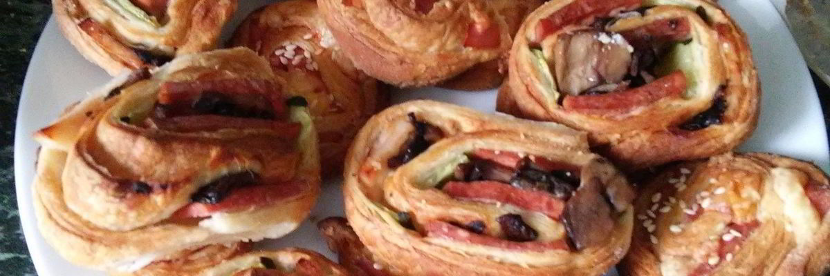 Рецепт Слоеных булочек с ветчиной и зеленью