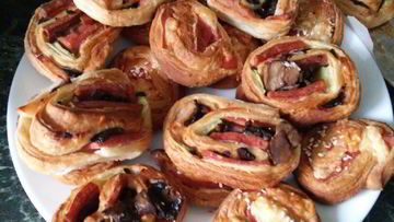 Рецепт Слоеных булочек с ветчиной и зеленью