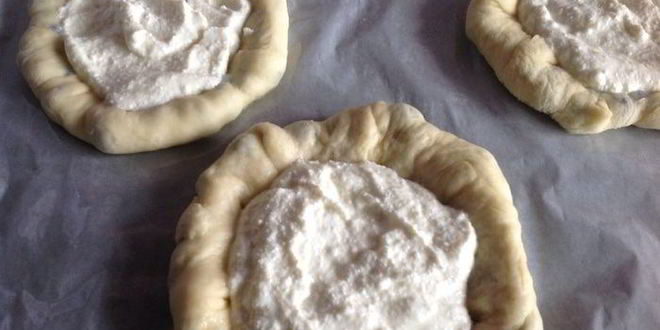 Рецепт ватрушек с сюрпризом