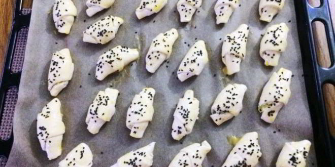 Рецепт закусочных круассанов с красной рыбой