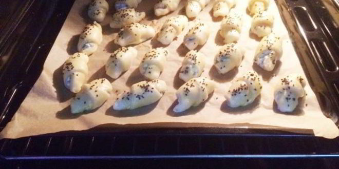 Рецепт закусочных круассанов с красной рыбой