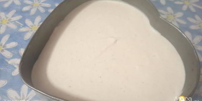 Рецепт чизкейка с миндальной основой и малиновым топпингом