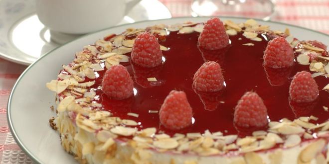 Рецепт Миндального чизкейка с малиной
