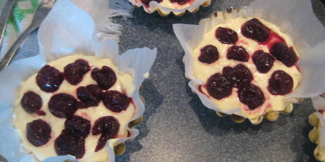 Рецепт мини-чизкейков с вишней