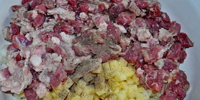 Рецепт капустных конвертиков со свининой и овощами