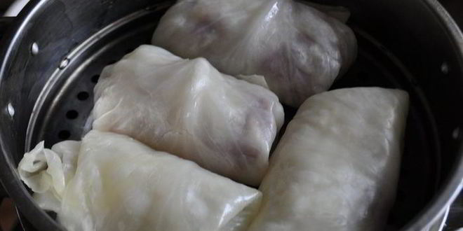 Рецепт капустных конвертиков со свининой и овощами