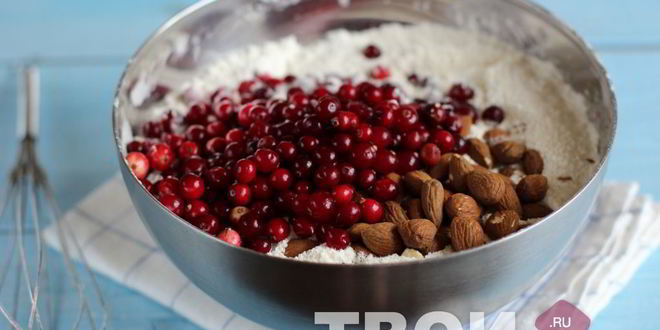 Рецепт кекса с клюквой и орехами