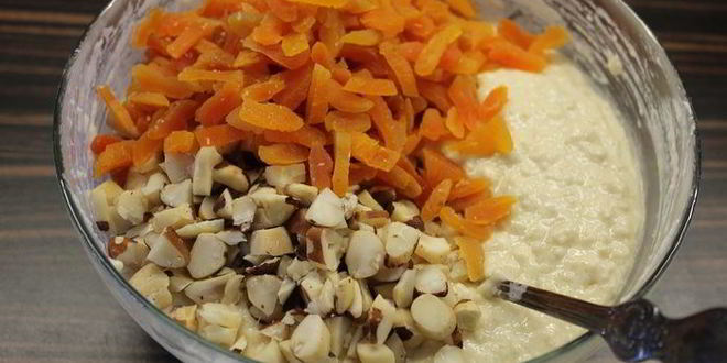 Рецепт кекса с курагой и штрайзелем