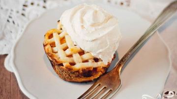 Рецепт Кексов с персиковой начинкой и имбирным кремом