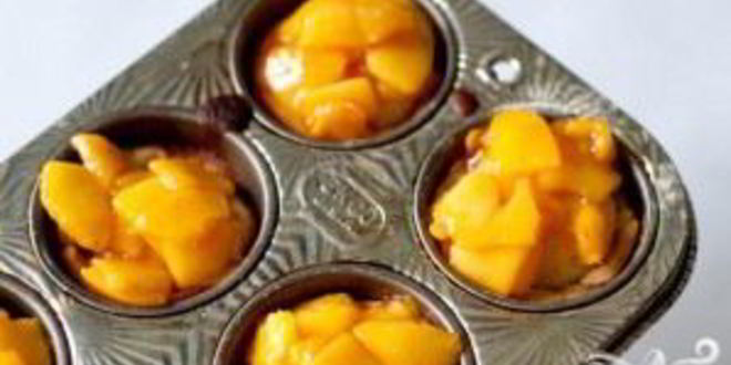 Рецепт кексов с персиковой начинкой и имбирным кремом