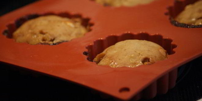 Рецепт мини-кексов с белым шоколадом и орешками